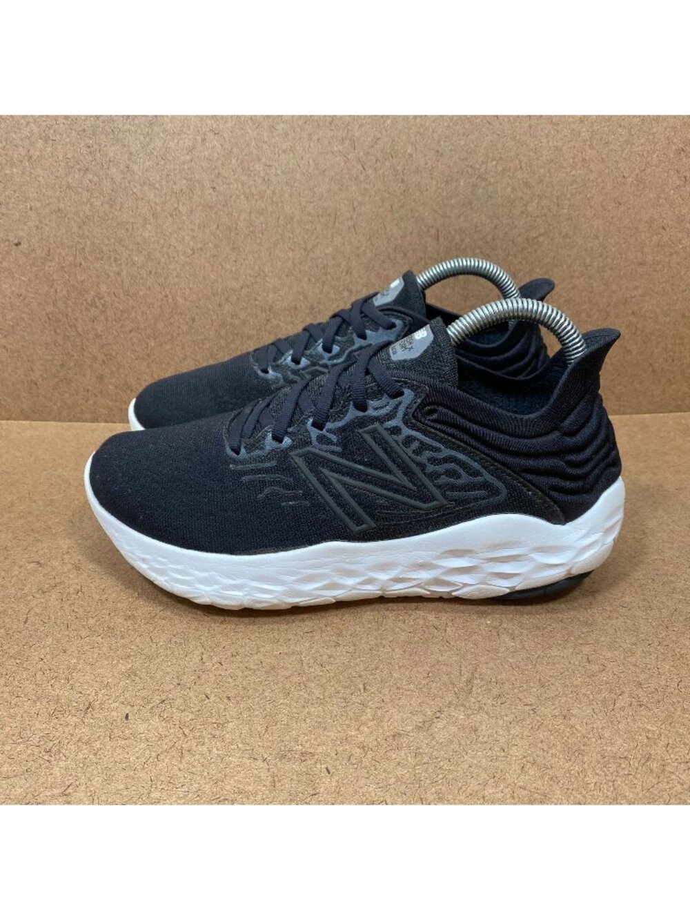 New Balance Fresh Foam Beacon v3 Womens Running Shoes Black/White SZ 8 Athletic